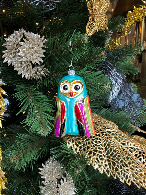 Búho en el árbol de Navidad